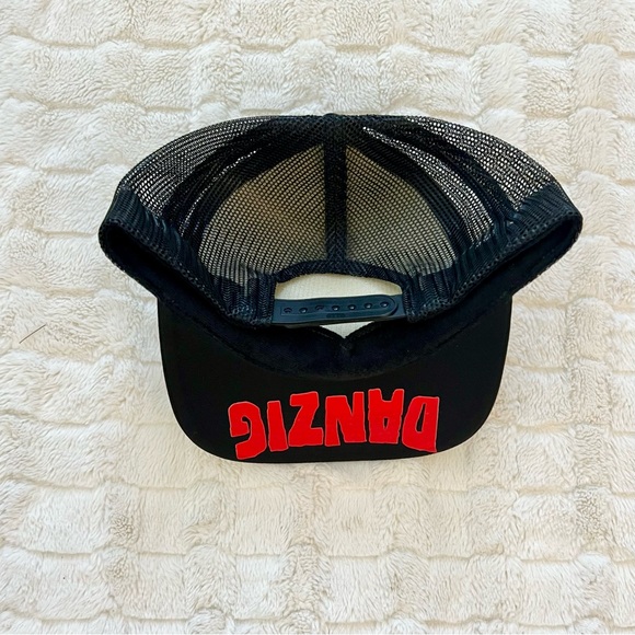 NWOT Danzig Triple Print White Skull Danzig Trucker Black Hat Snapback 5Panel - Picture 2 of 2